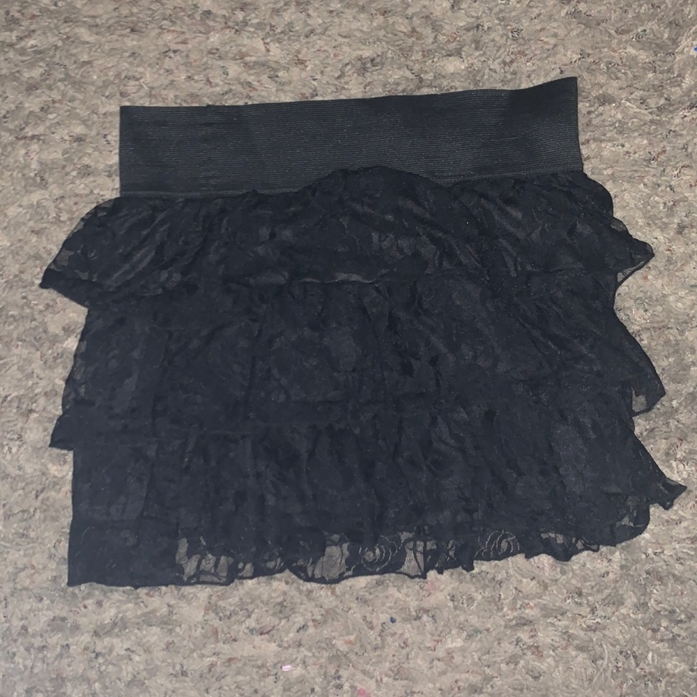 Cute ruffled short skirt!!